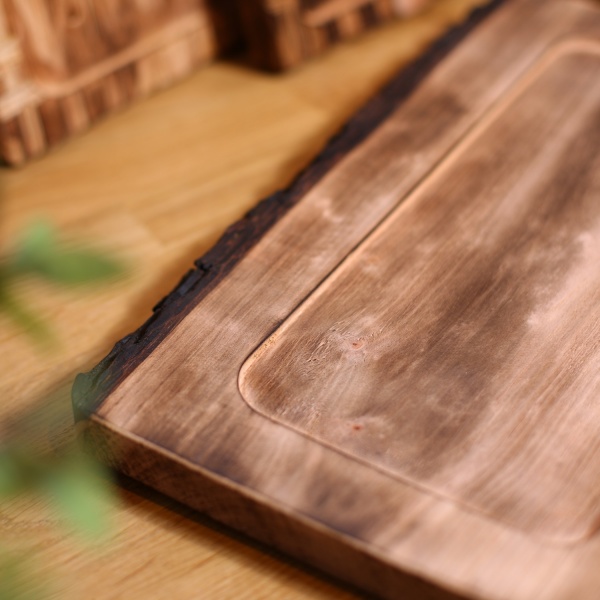 Доска сервировочная с обжигом и корой 29х20 см Tarkus