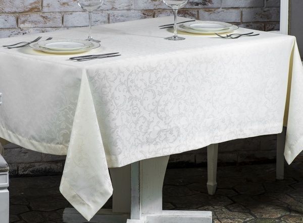 Скатерть Ares водоотталкивающая 150x260 см молочный ITA Dream 