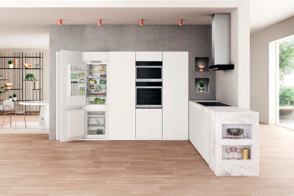 Встраиваемый холодильник Whirlpool WHC18 T341