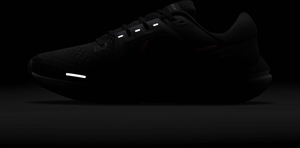 Кросівки Nike WMNS AIR ZOOM VOMERO 16 DA7698-002 р.US 7,5 чорний