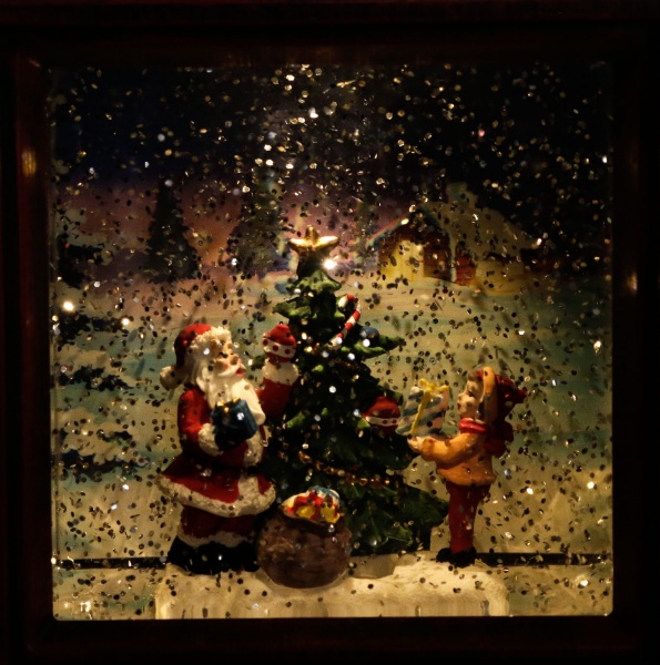 Ліхтар декоративний Телевізор Санти ялинка 12,3x8,7x22,5 см