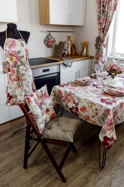 Скатерть Цветок бордо 133x133 см La Nuit 