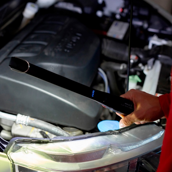 Фонарик AMiO WT10 красно-черный