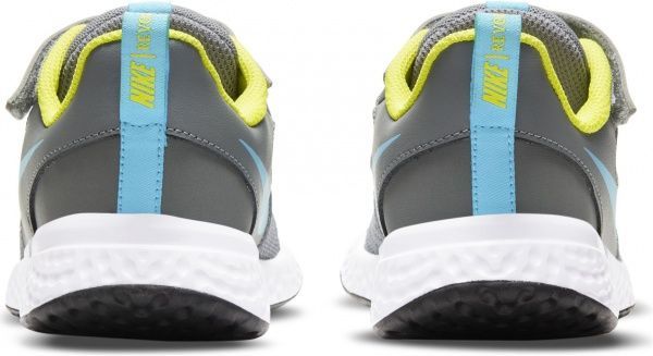 Кроссовки Nike REVOLUTION 5 BQ5672-019 р.US 2Y черный