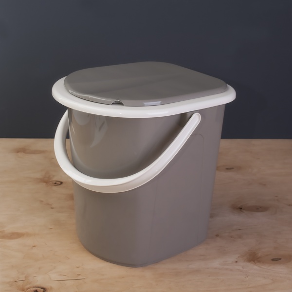 Ведро-туалет Алеана с крышкой 22 л какао/белая роза 