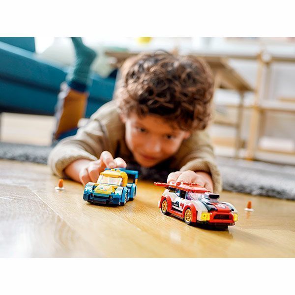 Конструктор LEGO City Гоночные автомобили 60256