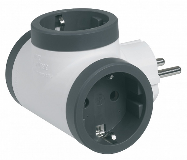 Тройник Legrand 3х2К+З стандарт с заземлением 3 гн. бело-черный 694520 