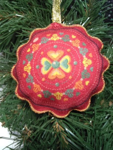 Підвіска фетрова Зірочка квіточка бордо 9 см