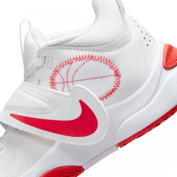 Кроссовки Nike TEAM HUSTLE D 11 (GS) DV8996-102 р.38,5 белый