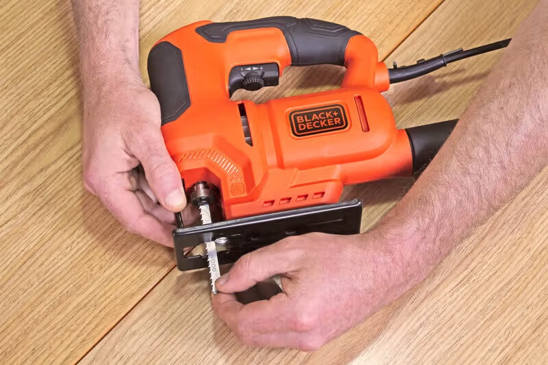 Електролобзик Black+Decker BES603 BES603