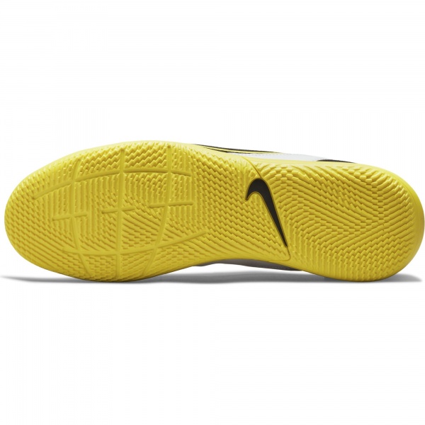 Футзальная обувь Nike Tiempo Legend 9 Club IC DA1189-107 р.US 9 белый