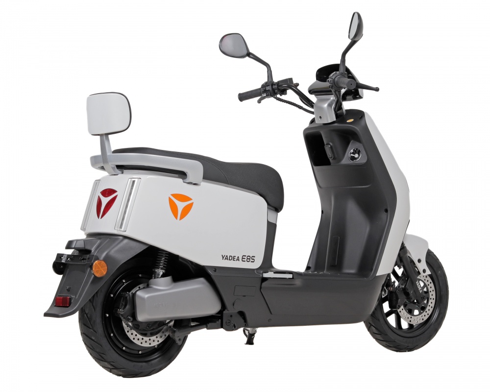 Электроскутер YADEA E8S (white)