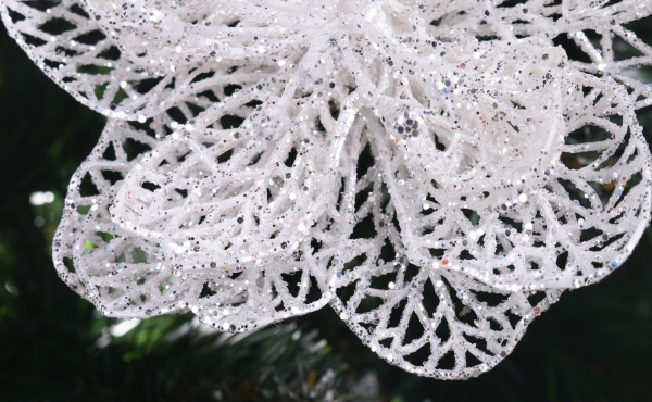 Цветок декоративный новогодняя малая бриллиантовая присыпка 10 см с зажимом