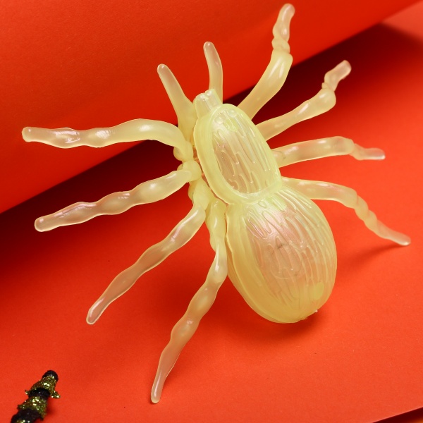 Набір павуків Хелловін 11x6 см 2 шт. світяться у темряві 974352 YES! Fun