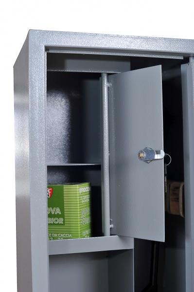 Сейф оружейный Metalzavod ШО-1100 серый (2 ружья + трейзер) 
