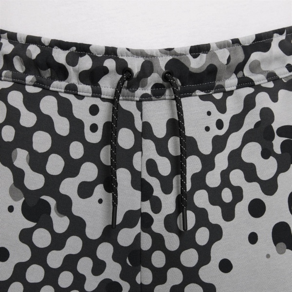 Штани Nike M NSW TCH FLC JGGR REACT DD4692-070 р. L камуфляж