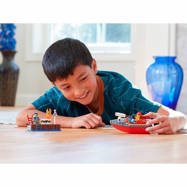 Конструктор Lego City Пожар на причале 60213