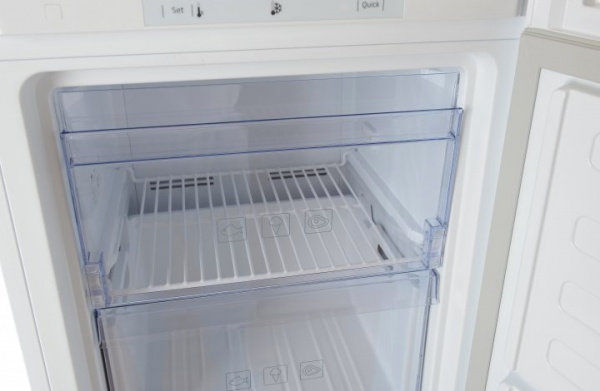 Морозильная камера Beko RFNM200E20W