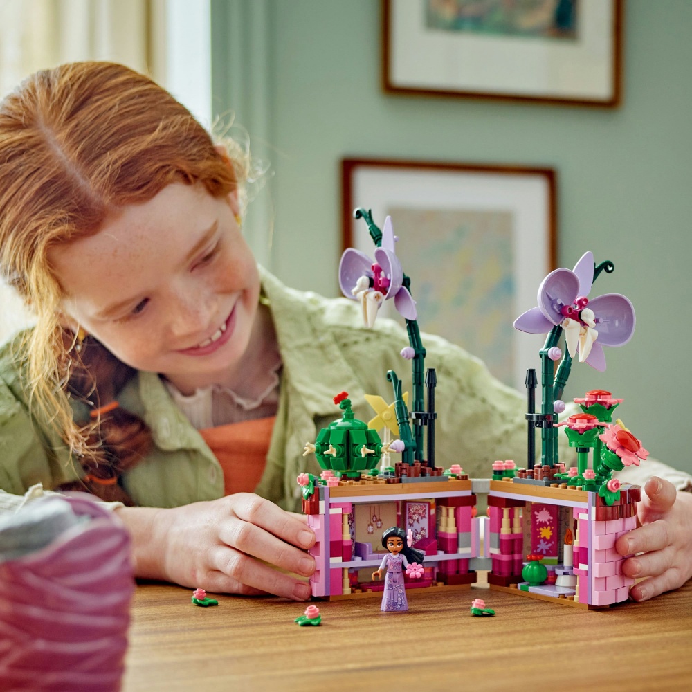 Конструктор LEGO Disney Princess Квітковий горщик Ізабели 43237