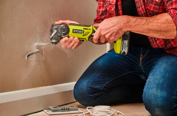 Многофункциональное устройство RYOBI аккумуляторный 18 В 10000 - 20000 об / мин. 1,4 кг. R18MT-0 ONE +