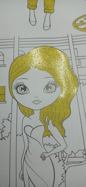 Книга-розмальовка «Fashion girls. Малюнки з блискітками. 30 наліпок» 978-617-777-582-8