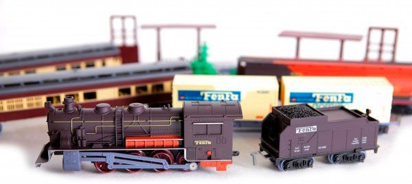 Поезд Fenfa с цистернами 1601A-3A