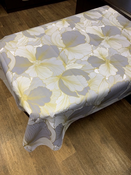 Скатерть Ирис 2-шаровая (ПВХ) 137x200 см мульти Даріана 