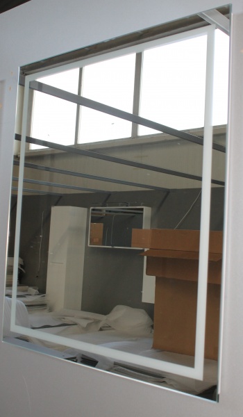 Зеркало со встроенной подсветкой ЮВЕНТА Arizona-70 Квадрат 