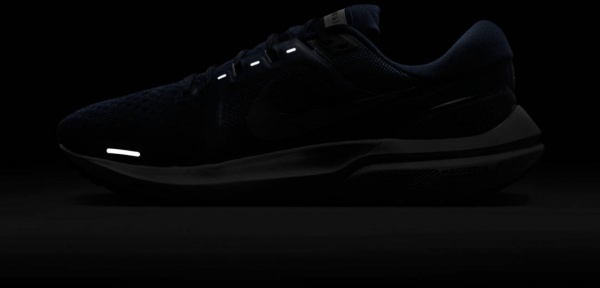 Кроссовки Nike NIKE AIR ZOOM VOMERO 16 DA7245-403 р.45 черный