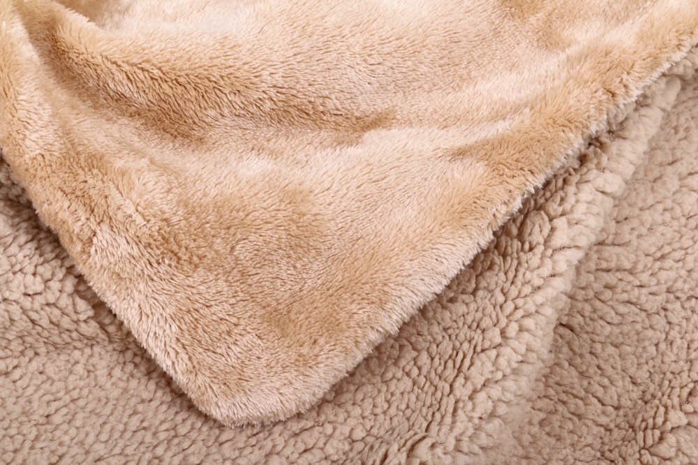 Плед Bambinelli плюшевий 130х170 см бежевий