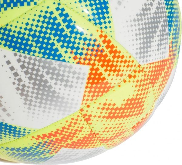Футбольний м'яч Adidas Conext 19 Praia р. 5 DN8634