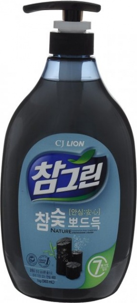 Моющее средство для ручного мытья посуды Lion Древесный уголь 0,96л