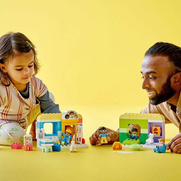 Конструктор LEGO DUPLO Будни в детском саду 10992