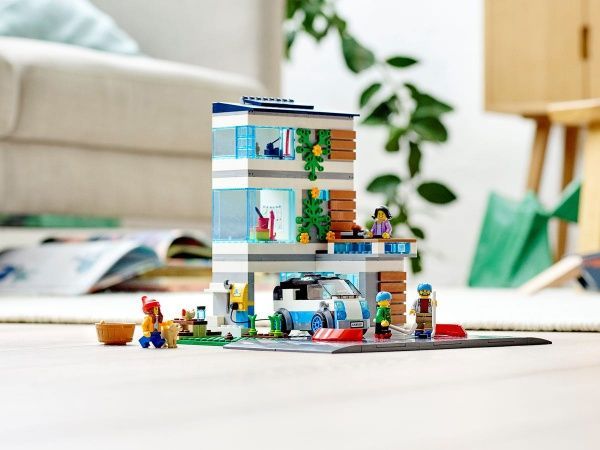 Конструктор LEGO City Современный семейный дом 60291
