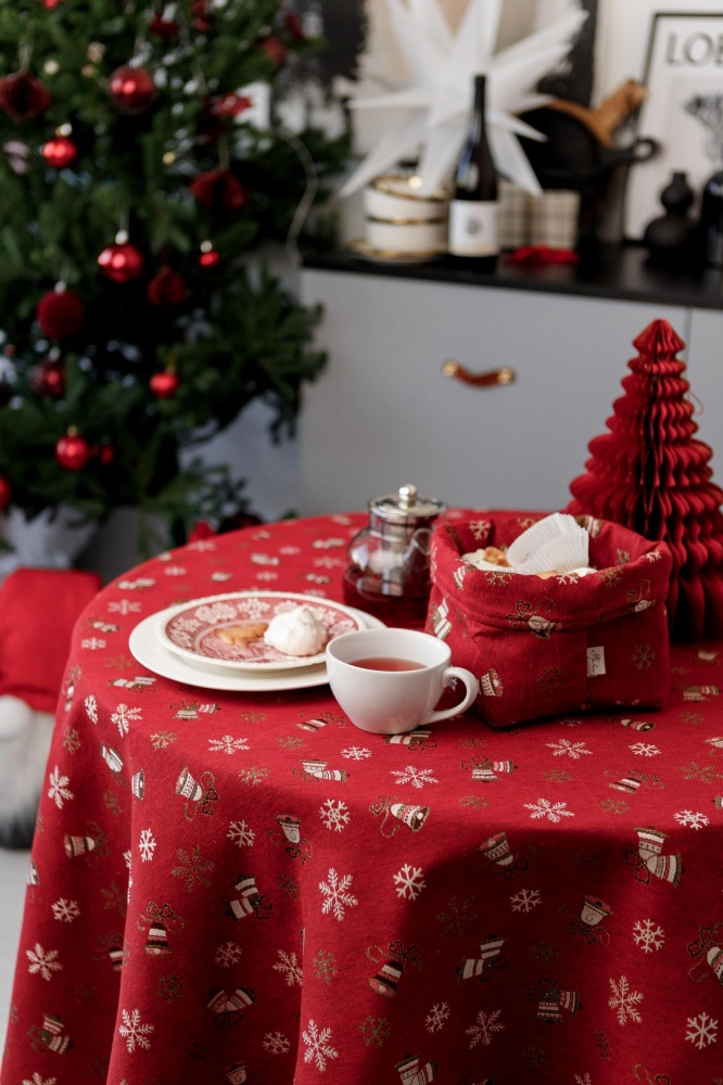 Скатерть круглая Колокольчики на красном d136 136x136 см Прованс