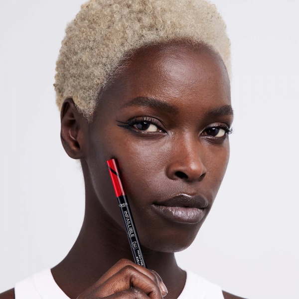 Підводка-фломастер L'Oreal Paris Infallible Microfine чорний 9 г