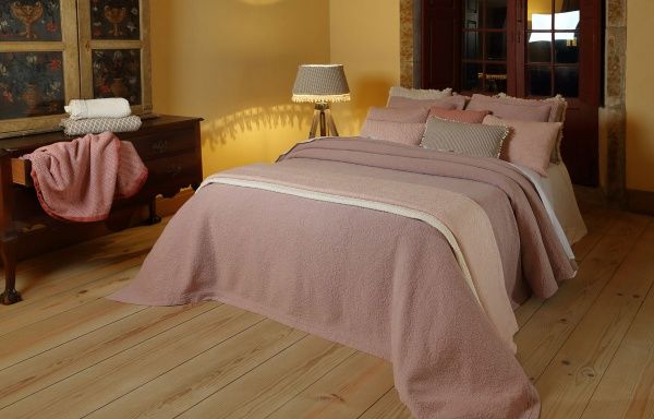 Покрывало Barreiro 230x270 см La Nuit розово-бежевый 