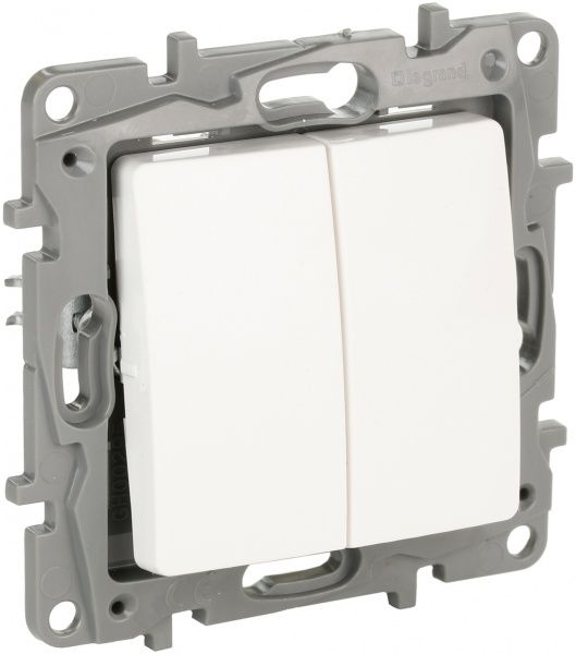 Вимикач двоклавішний Legrand Etika 672202 без підсвітки 10 А 230В IP20 білий