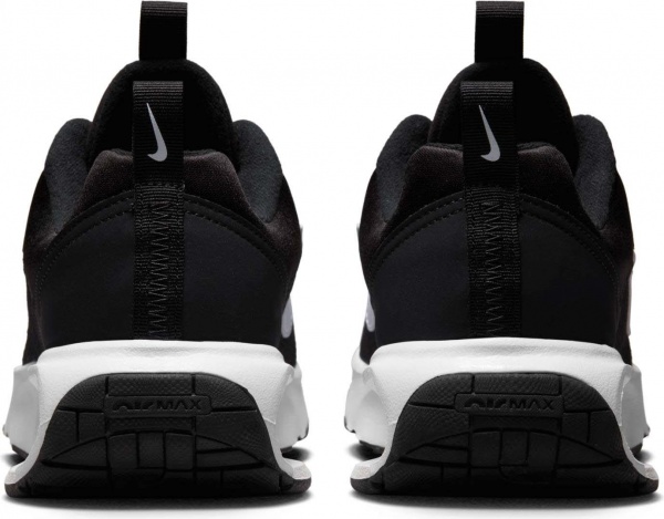 Кросівки Nike DX3705-001 р.38 чорний