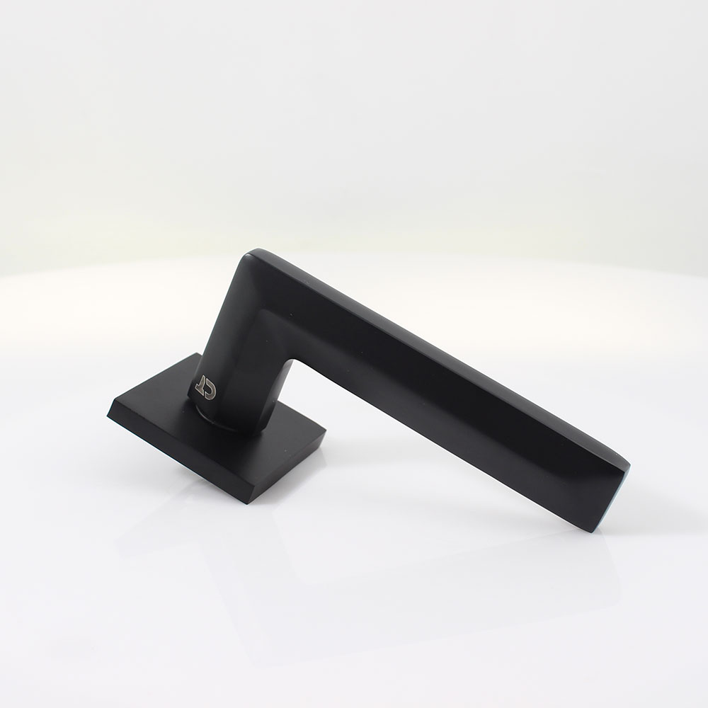 Ручка на розетке Comit Monolith Q матовый черный