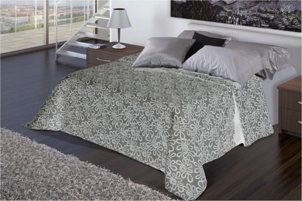 Покрывало Valenca 220x240 см Manterol светло-черный с белым 