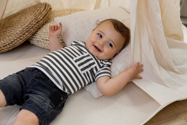 Футболка для мальчиков Dirkje р.92 белый из хаки T46611-35 