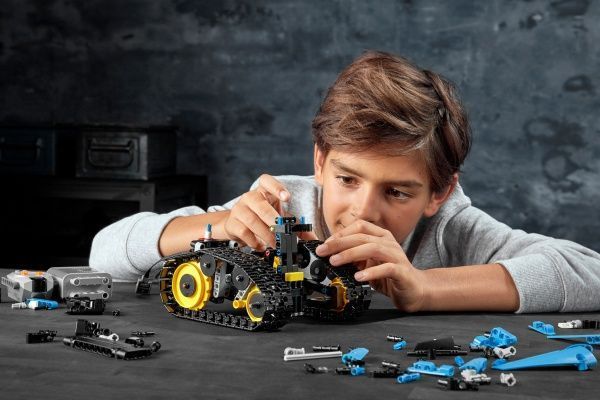 Конструктор LEGO Technic Швидкісний всюдихід з ДК 42095