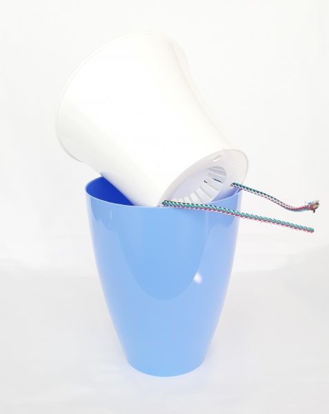 Горшок пластиковый Омела Самоувлажняющийся 0,6 л круглый голубой 