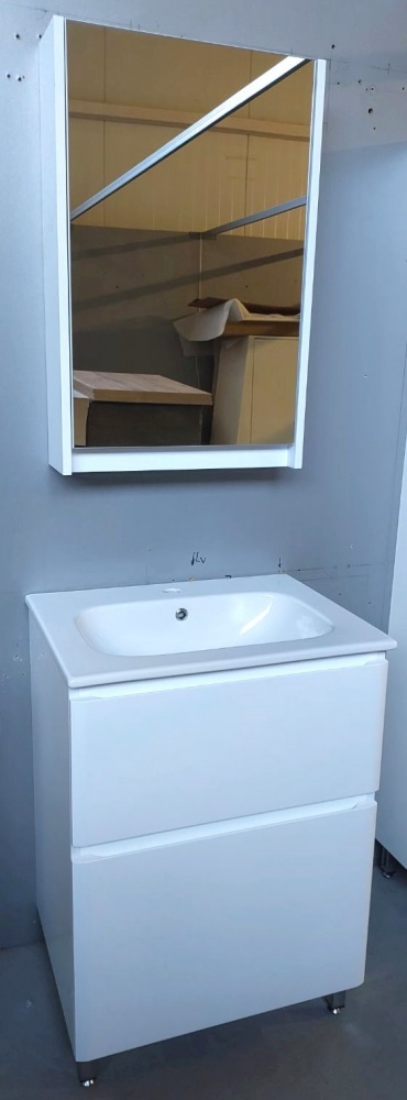 Дзеркальна шафа ЮВЕНТА