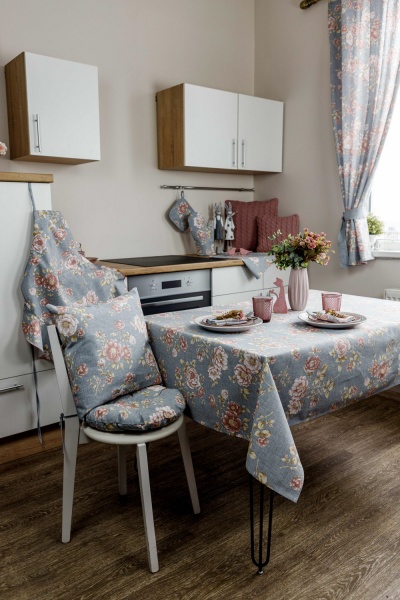 Скатерть Pionia 120x136 см La Nuit 