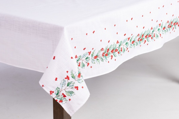 Скатерть Новогодник 312-21/09 140x220 см белый Эдельвика 