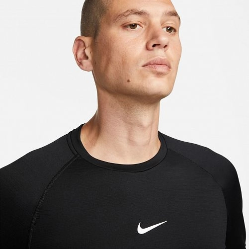 Футболка Nike M NP TOP WARM LS CREW FB7982-010 р.M черный