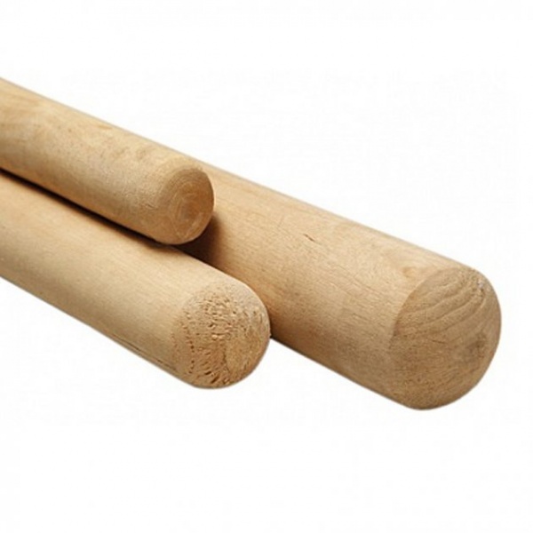 Черенок деревянный 1,5м для граблей