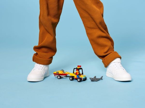 Конструктор LEGO City Пляжный спасательный вездеход 60286